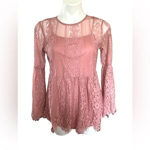 Ultra Pink, Mauve/pink Lace‎ Sheer Bell
Sleeve Boho Top Size medium